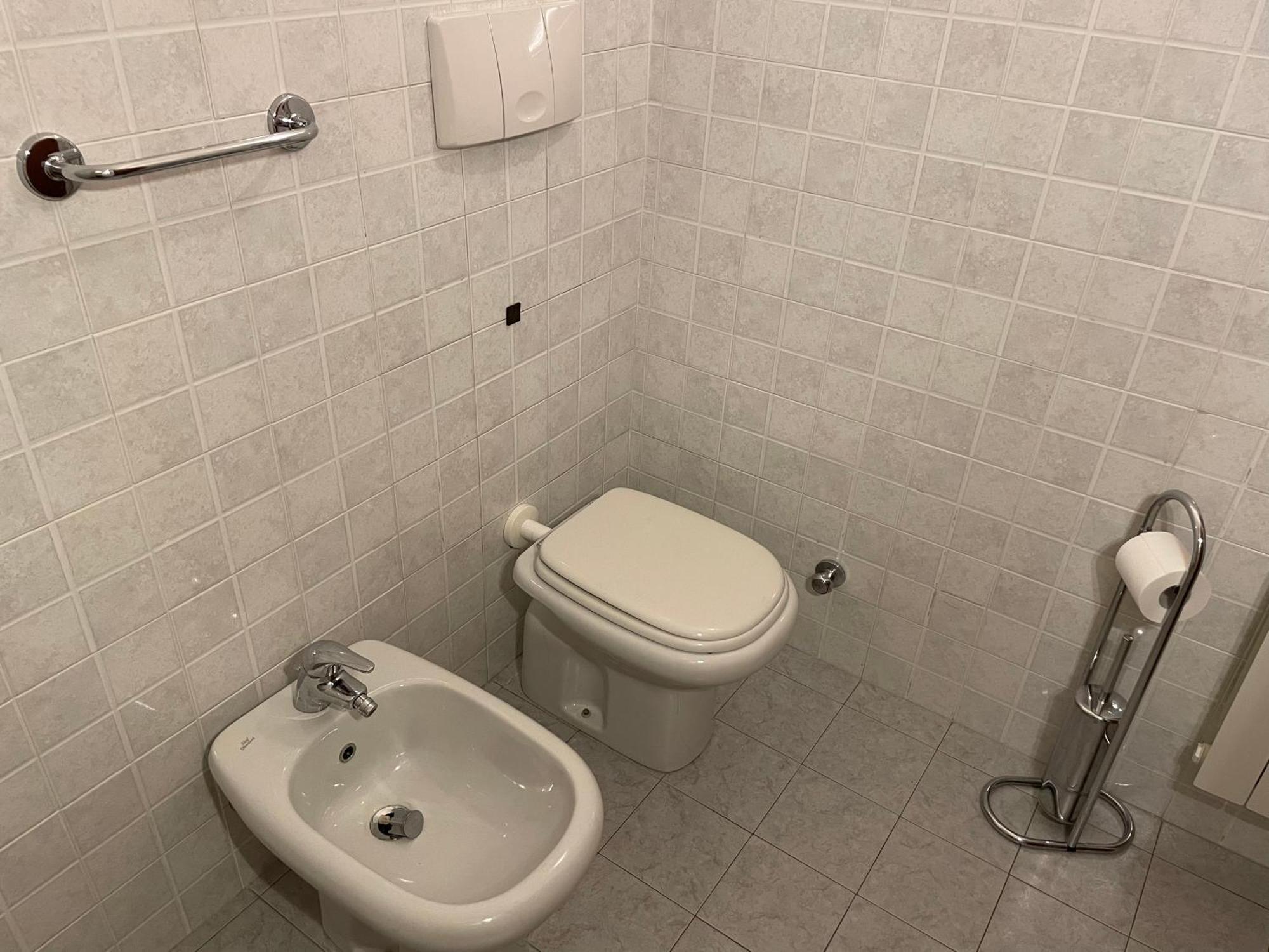 Top-Floor Malpensa Gallarate Mxp-Airport Apartment Luaran gambar