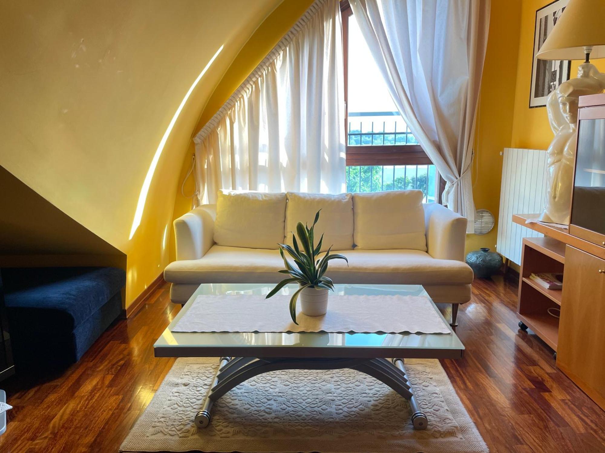 Top-Floor Malpensa Gallarate Mxp-Airport Apartment Luaran gambar